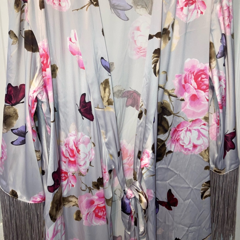Victoria Secret NEW M/L floral satin fringe trim kimono - Picture 5 of 6
